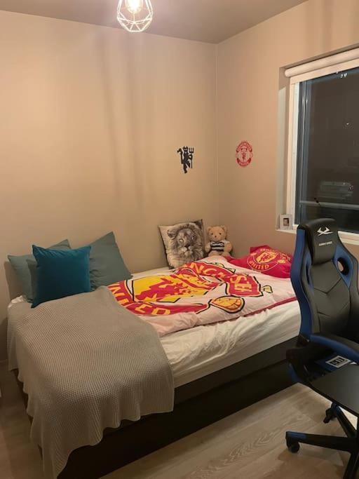 Beautiful Apartment Near Airport Njarthvik Bagian luar foto